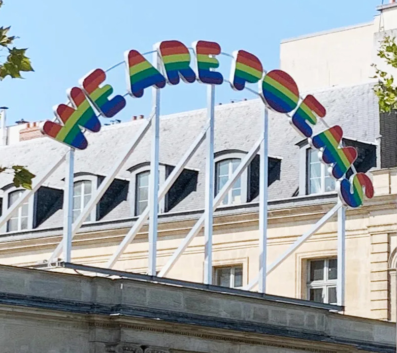 Les Beaux-Arts de Paris ouvrent leurs portes à l’artiste suisse Ugo Rondinone, et accueillera l'œuvre, "we are poems".