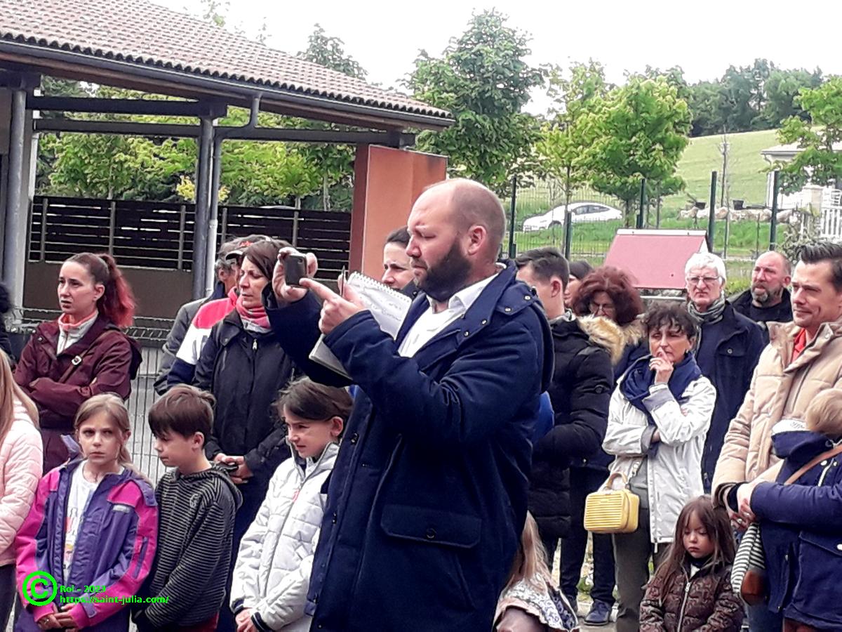 Paul Halbedel, journaliste de la Voix du Midi, prend la photo